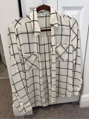 Express Women’s White and Black Portofino Blouse